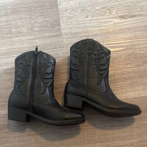 Like new Kids size 13 Black Western Ankle Boots
